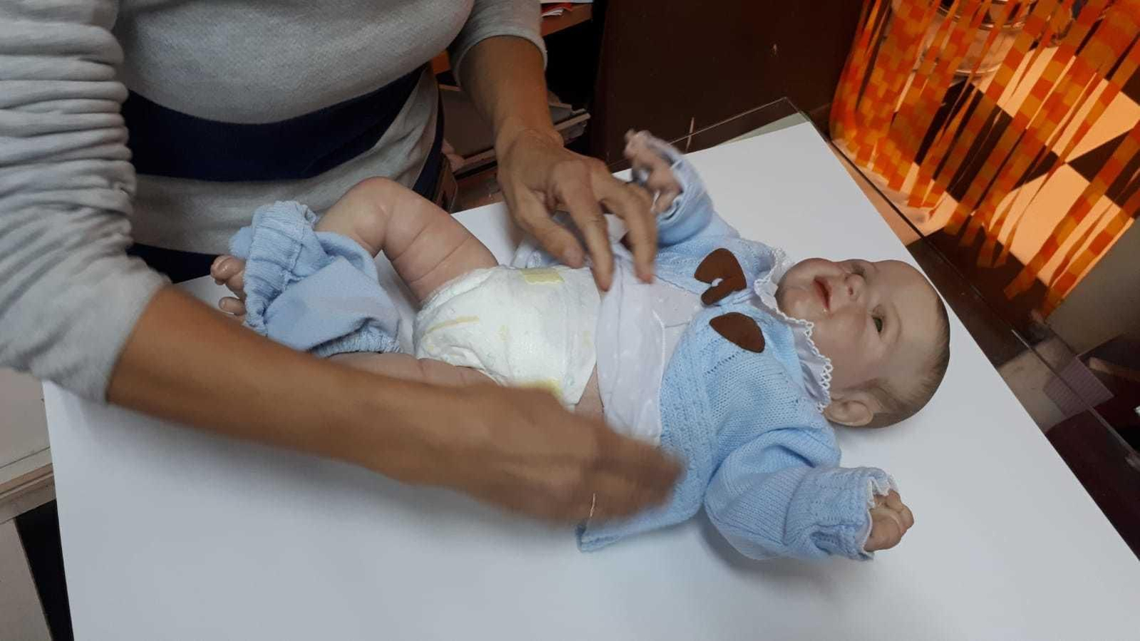 Uno de los bebés hiperrealistas creado por la artesana María José Vega.