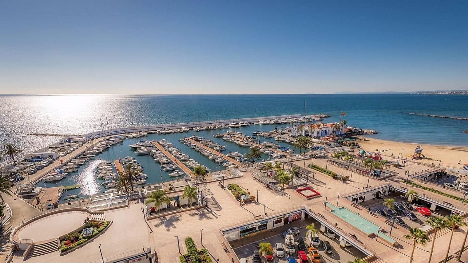 El Puerto Deportivo Virgen del Carmen de Marbella. El Puerto Deportivo Virgen del Carmen de Marbella.