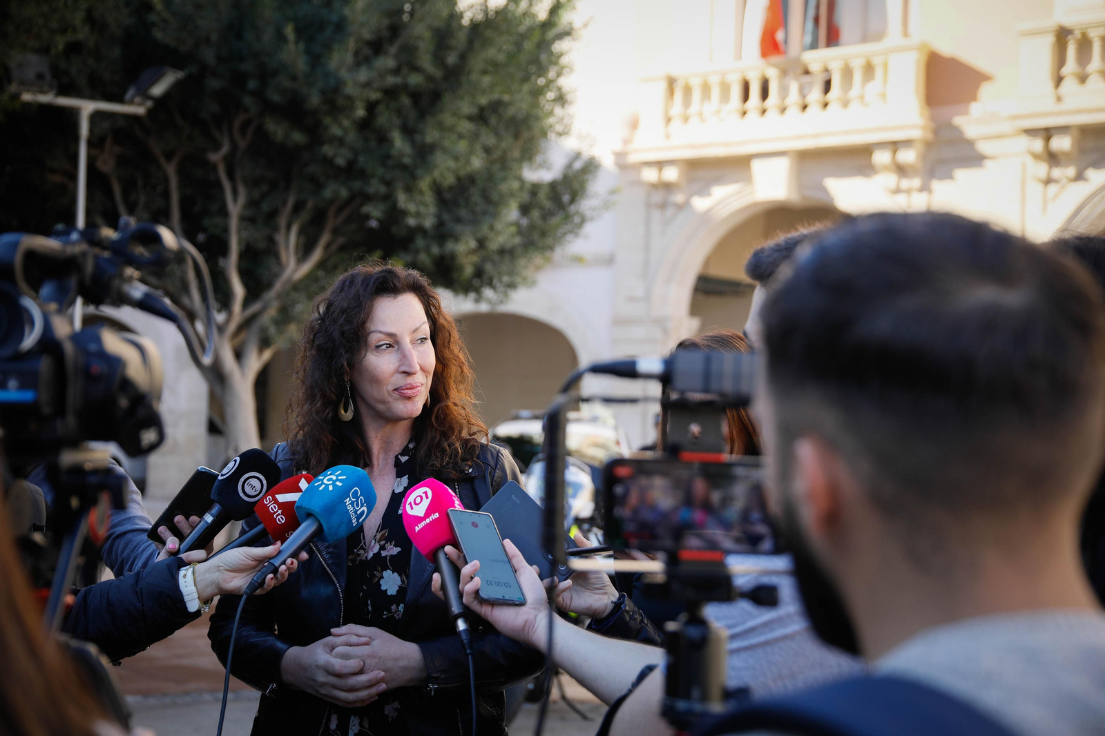 Presentación vehículos y motos policía local en imágenes