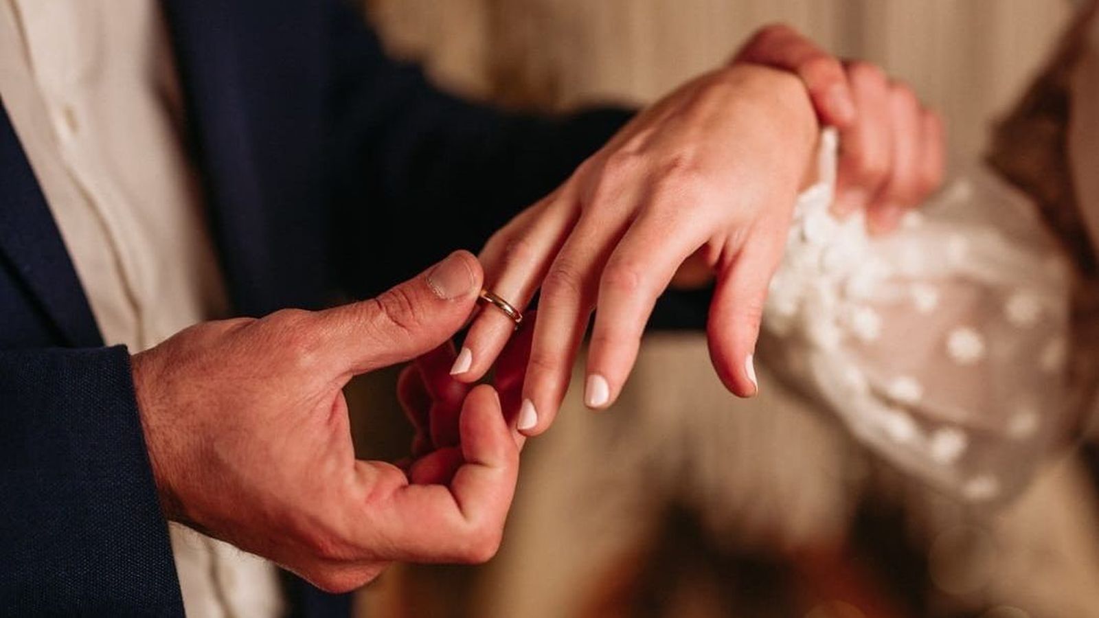 Una pareja contrae matrimonio