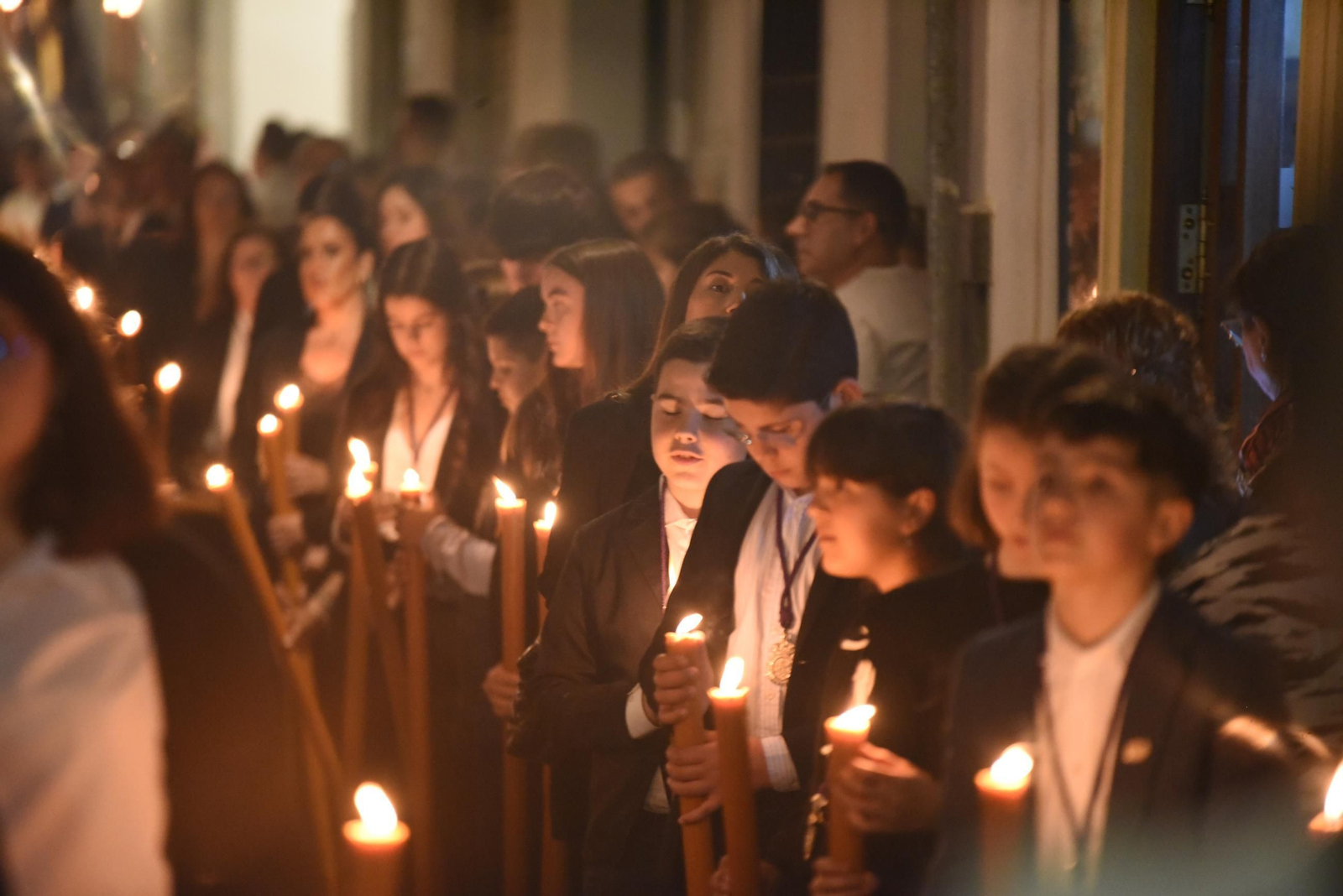 Las mejores fotos de un Viernes de Dolores de vía crucis como prólogo de la Semana Santa de Córdoba