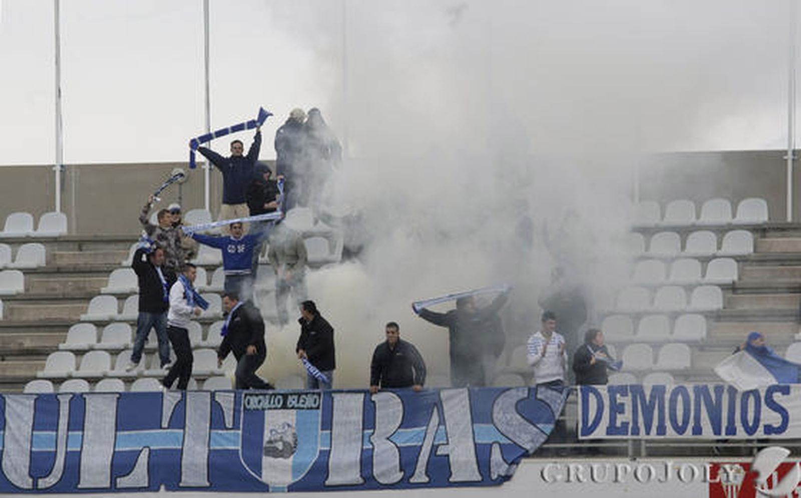 El Algeciras se aleja aún más de la zona de liguilla al perder en el Nuevo Mirador ante el San Fernando./Fotos:Erasmo Fenoy

Foto: Erasmo Fenoy