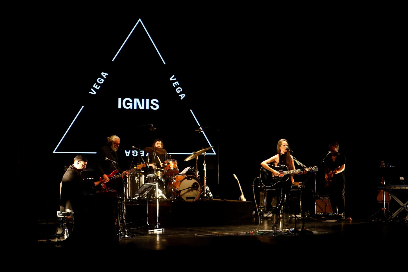 Las mejores imágenes del concierto de Vega en el Festival de la Guitarra de Córdoba