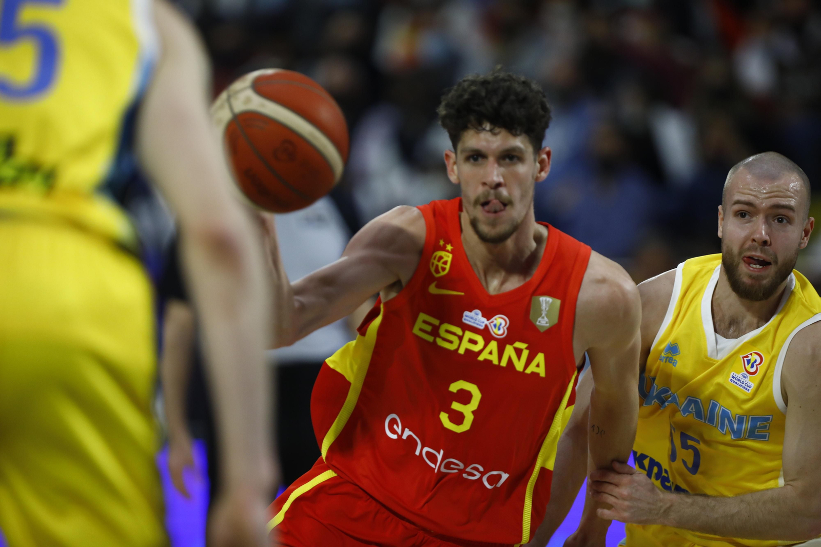 Las imágenes del emotivo encuentro entre España y Ucrania en Córdoba