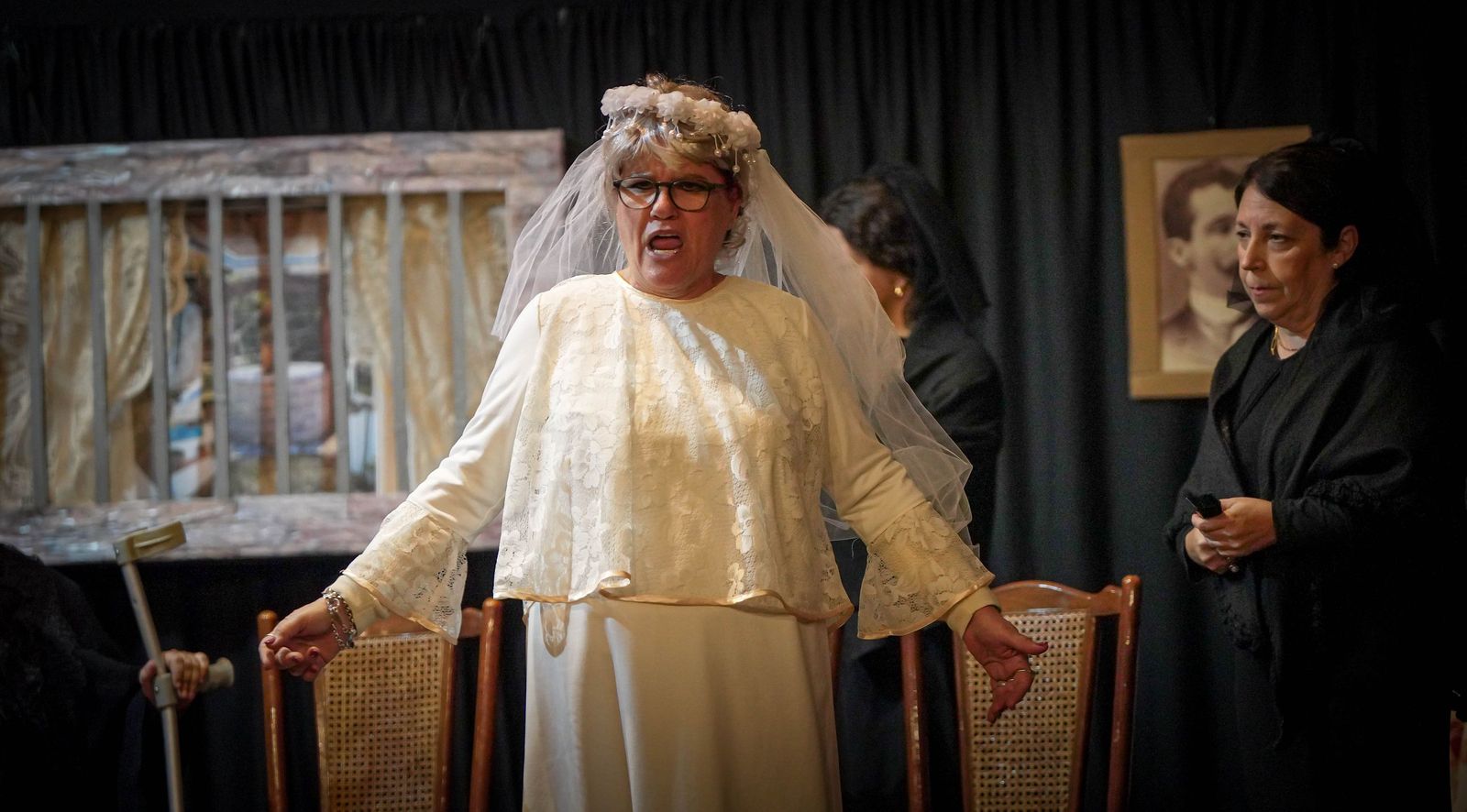 Imágenes del ensayo del grupo de teatro Yerbagüena de Santiago