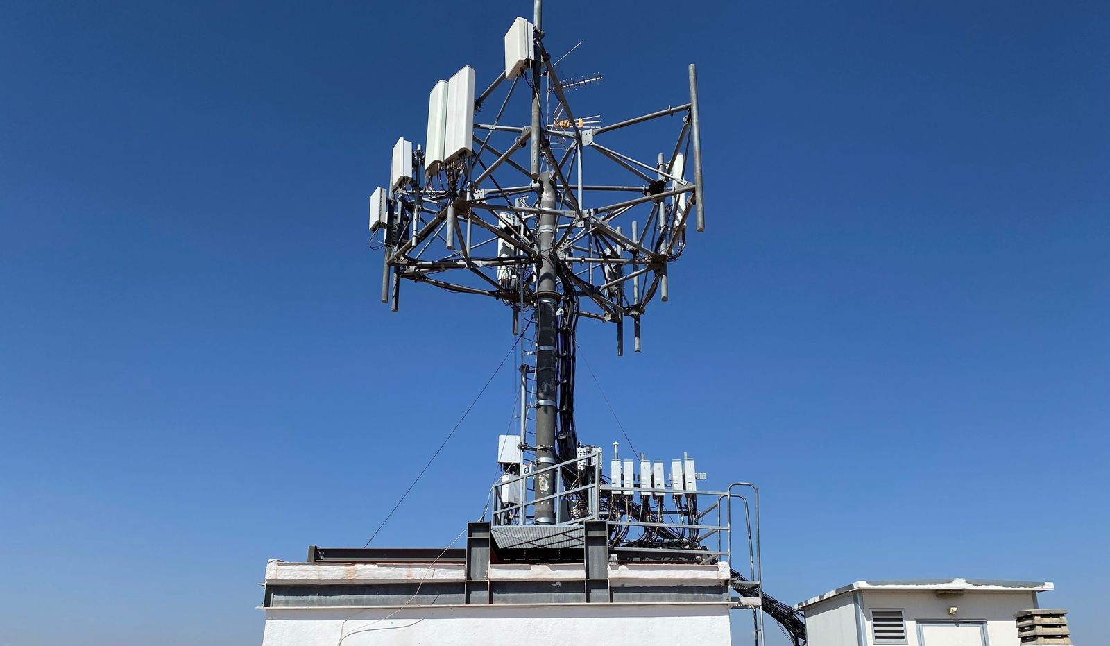 Imagen de archivo de una antena de 5G.