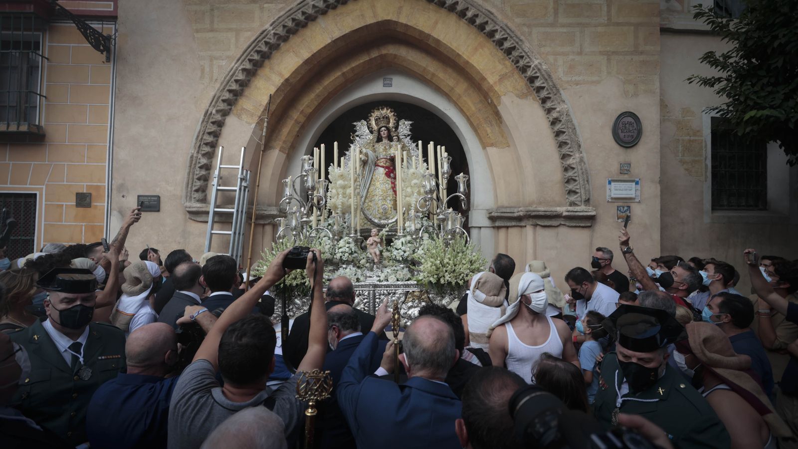 Imágenes de la procesión de la Virgen de las Nieves