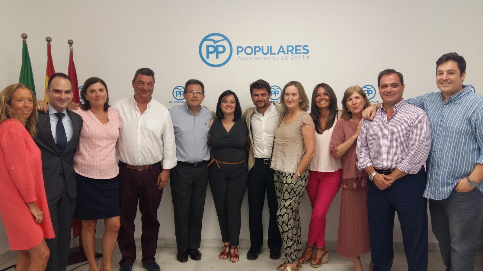 Virginia Pérez y Beltrán Pérez sonríen antes de comenzar la rueda de prensa.