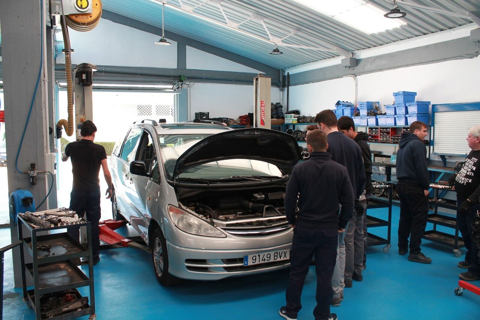Una FP de automoción en un centro educativo de Sevilla.