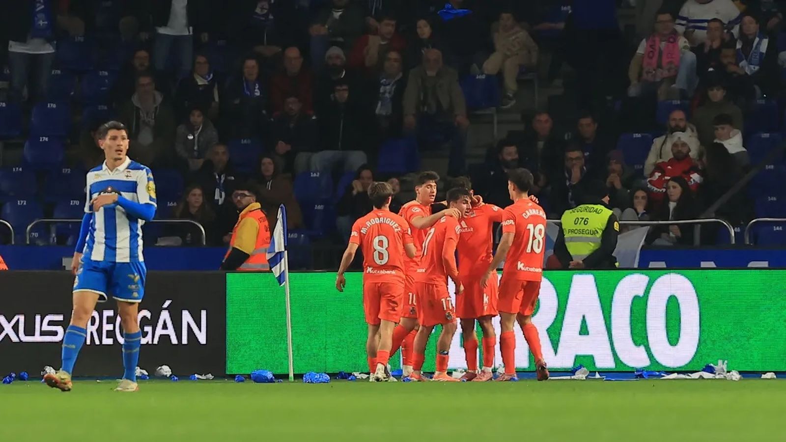 El filial donostiarra celebra uno de sus goles en el 0-3 al Deportivo.
