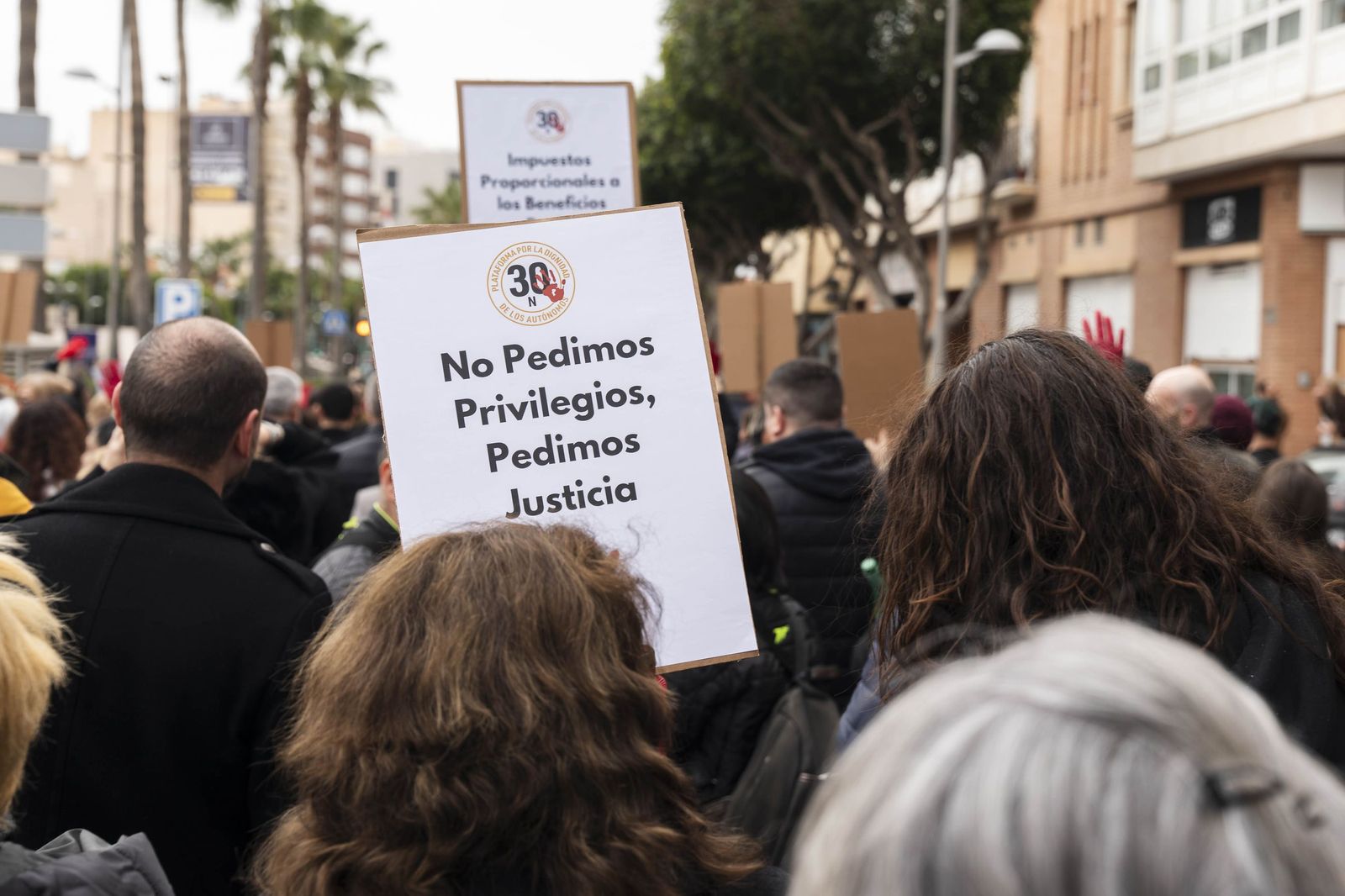 Las imágenes de la Manifestación de la Plataforma por la Dignidad de los Autónomos en Almería