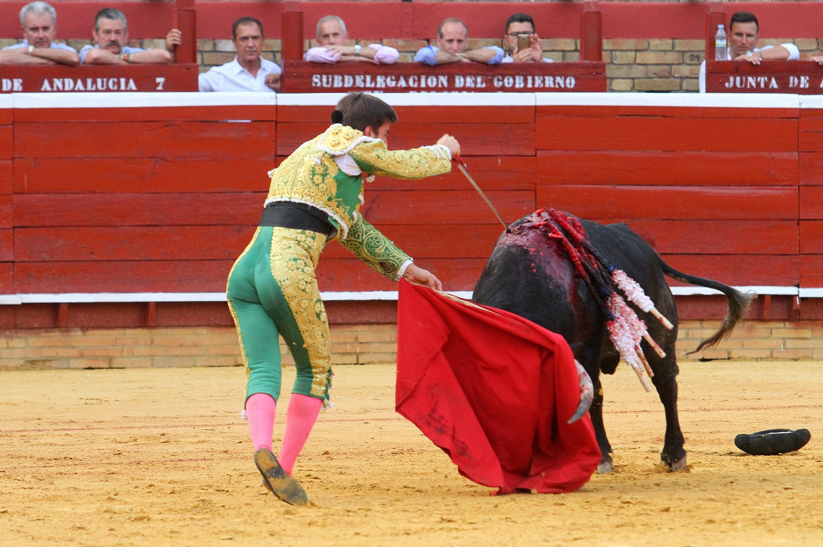 Faena de Emilio Silvera en la novillada de la Plaza de La Merced