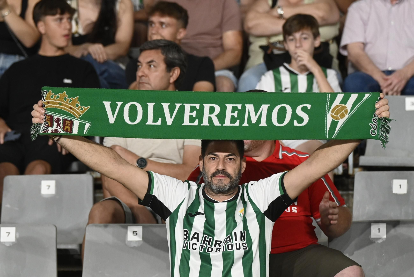 Las mejores fotos del ambiente en El Arcángel para el Córdoba CF - Racing de Santander