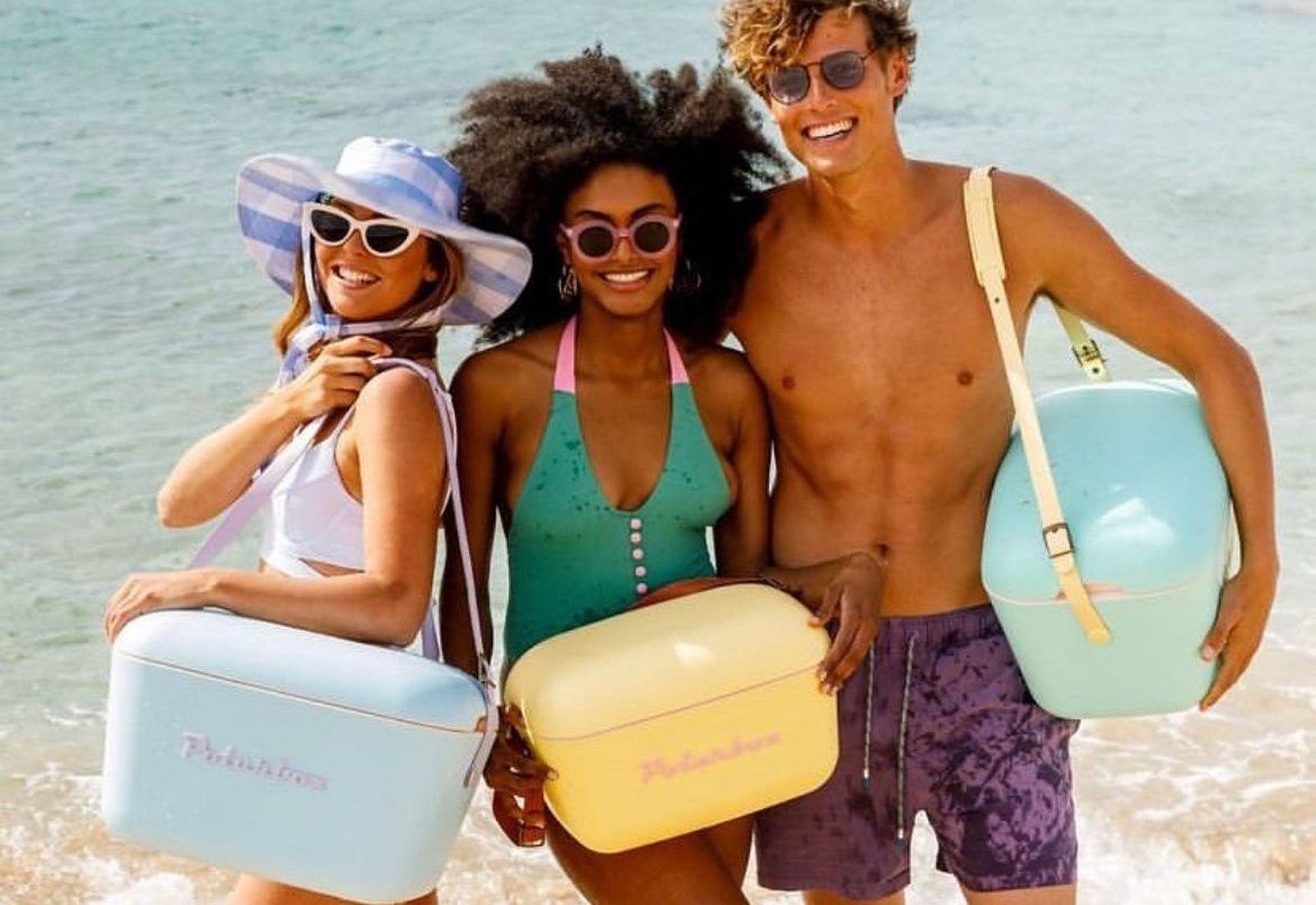 El pueblo de Huelva que fabrica las neveras playeras más famosas del mundo