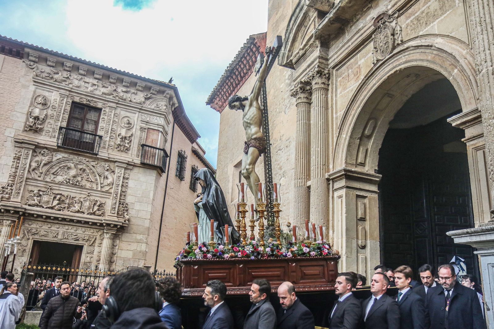Fotogalería | El vía crucis de las cofradías de Granada en imágenes