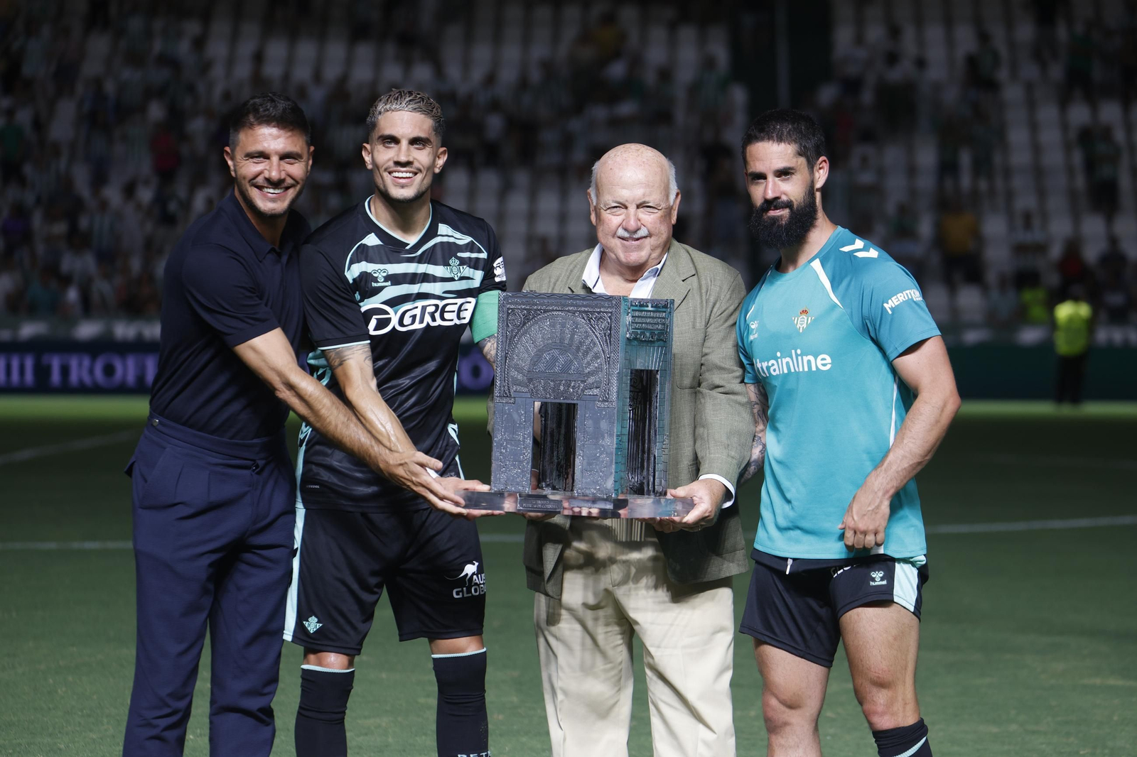 Las mejores fotos del partido en El Arcángel entre el Córdoba CF y el Real Betis
