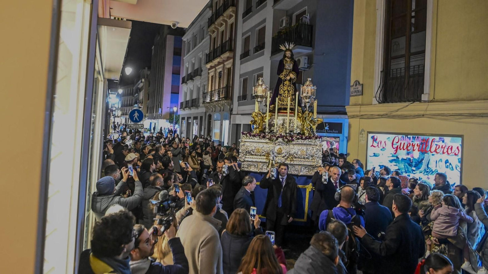 Fotogalería: Así vivió Granada el Vía Crucis Oficial de la Semana Santa 2025