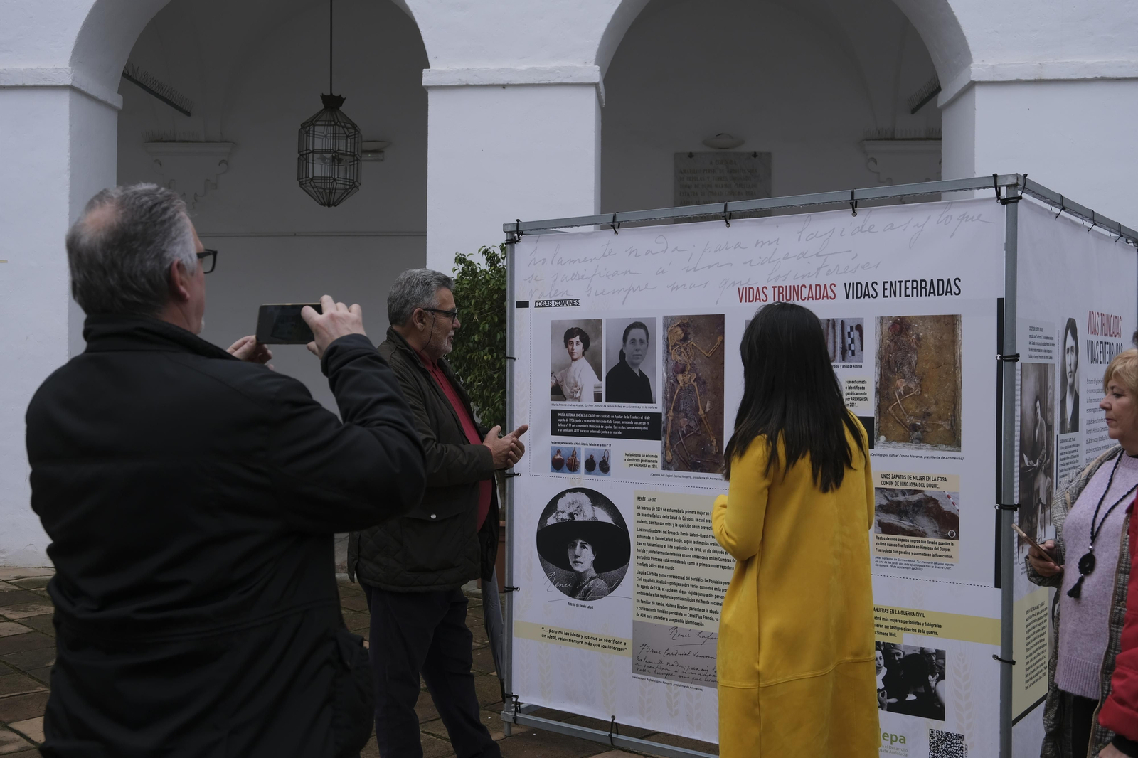 La exposición 'Historia y memoria con nombre de mujer' en imágenes
