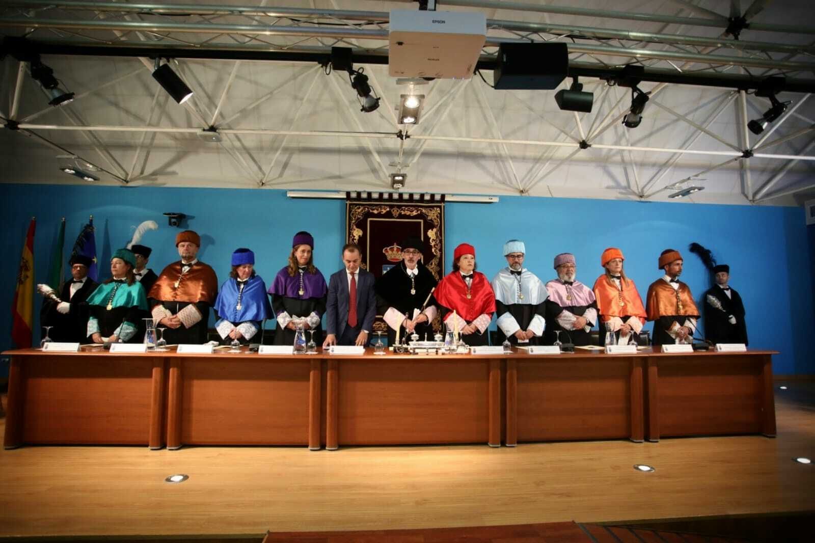 El rector, Francisco Piniella, presidiendo la ceremonia.