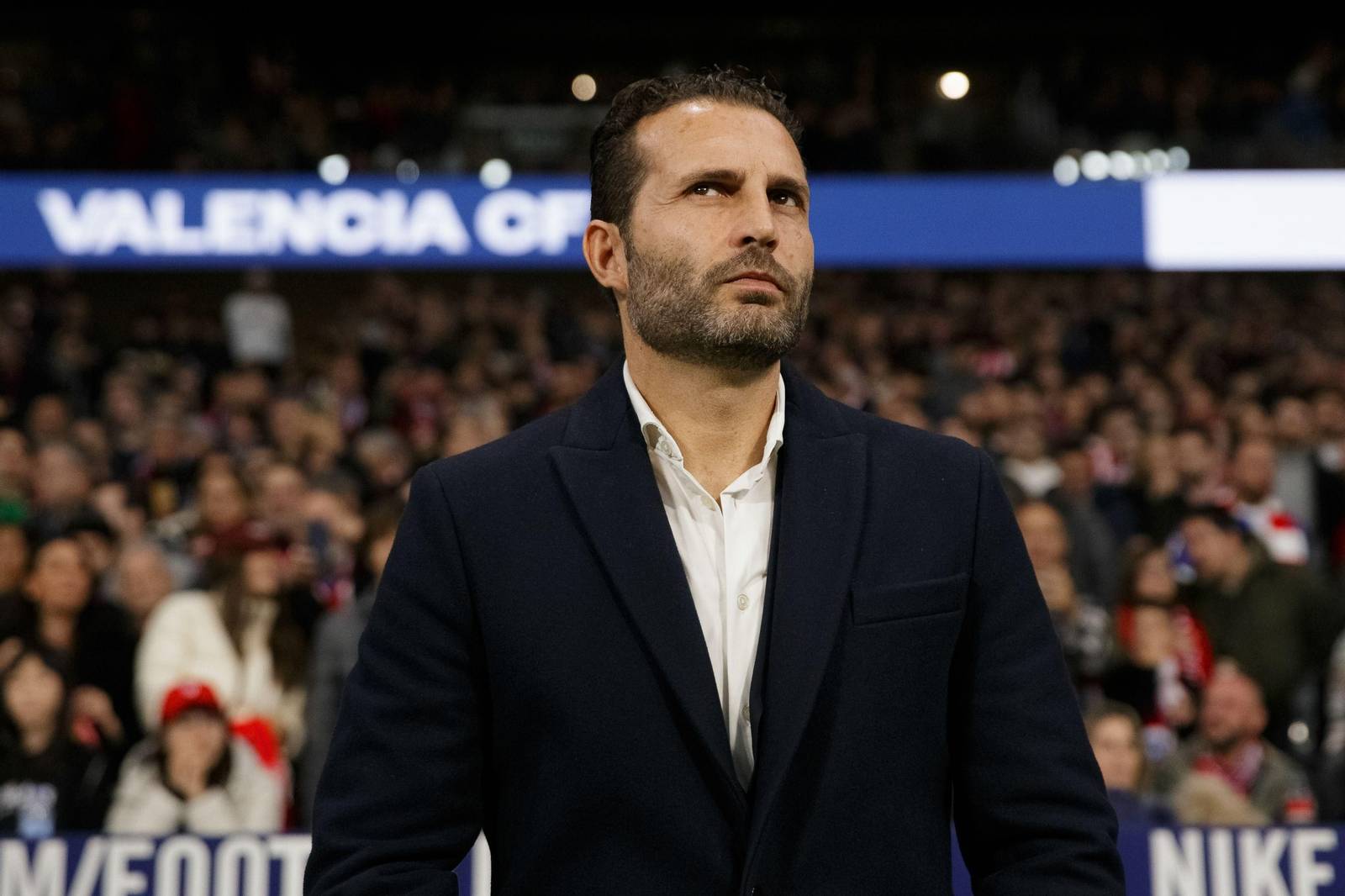 Rubén Baraja, contemplativo antes del duelo liguero contra el Atlético de Madrid.