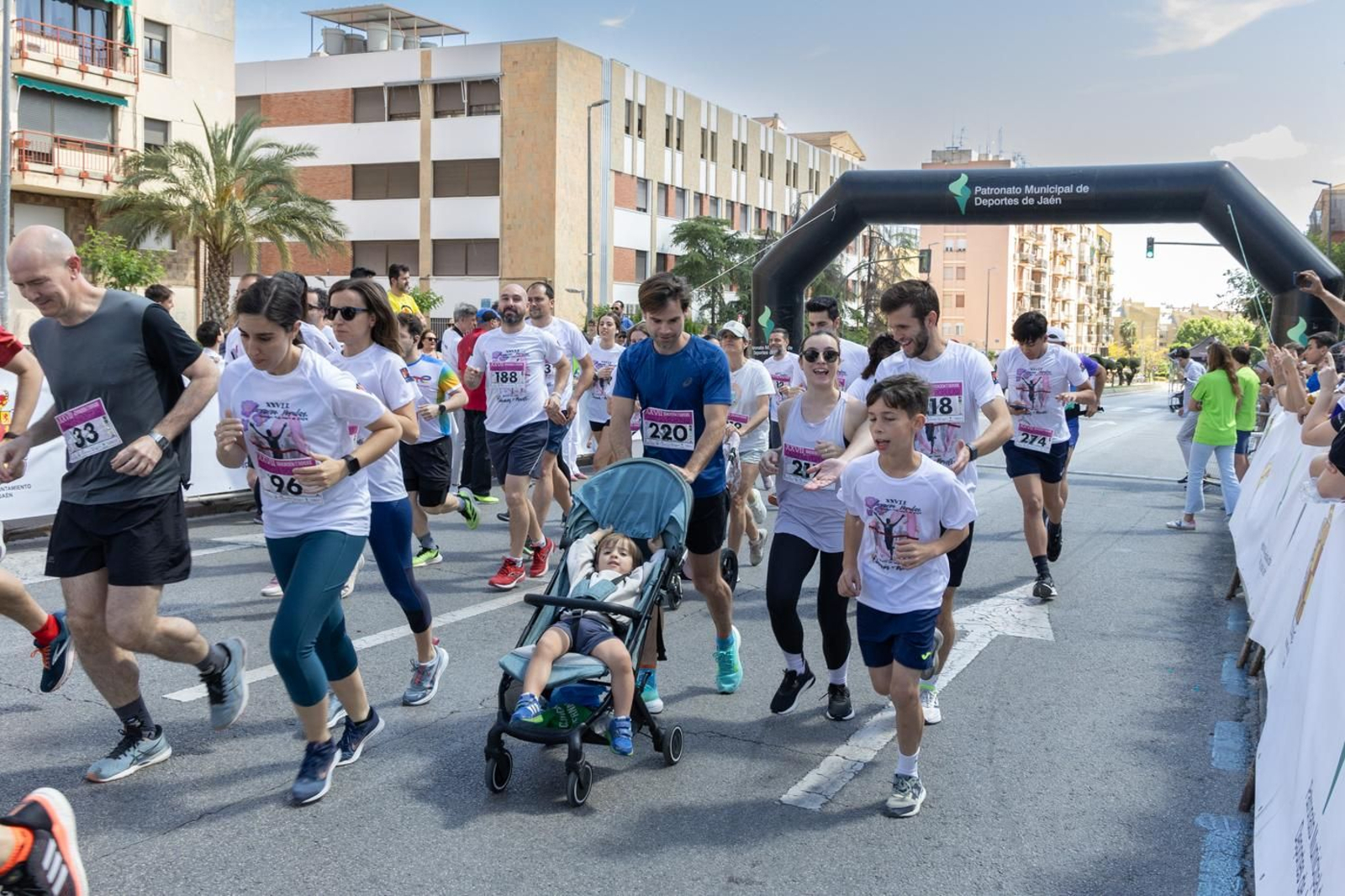 En imágenes: Éxito de participación en la  XXVII Carrera Popular 'Educación por el Deporte'  de Maristas