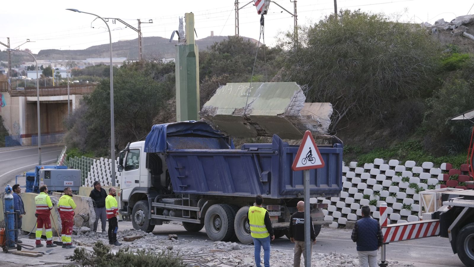 El acueducto de Huércal de Almería ya es historia, en fotos