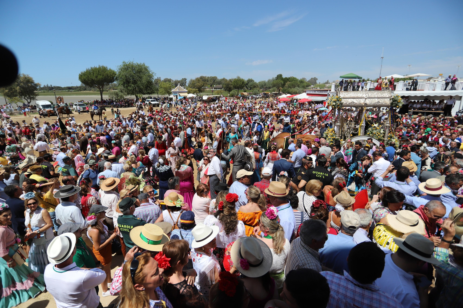 Imágenes de la presentación de las  Hermandades filiales  del sábado en el Rocío