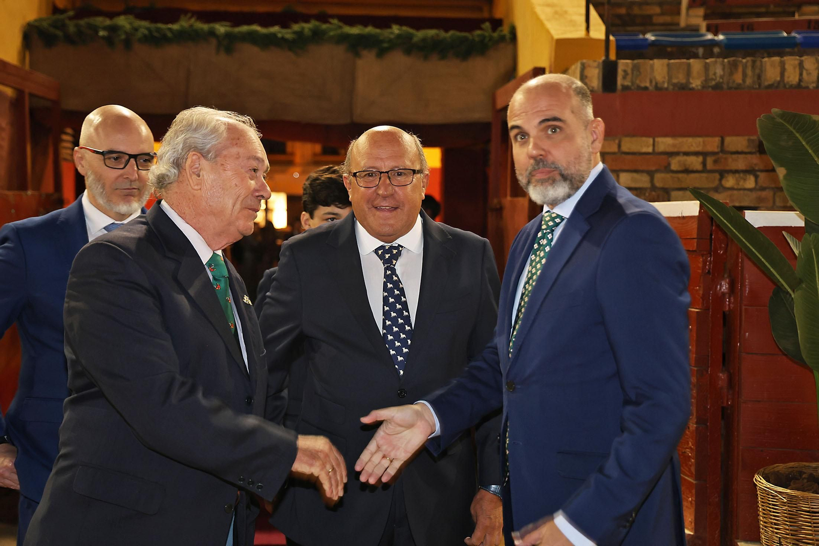 Imágenes del ambiente en la entrega de la XXXII edición de los premios taurinos "El Cabezo"