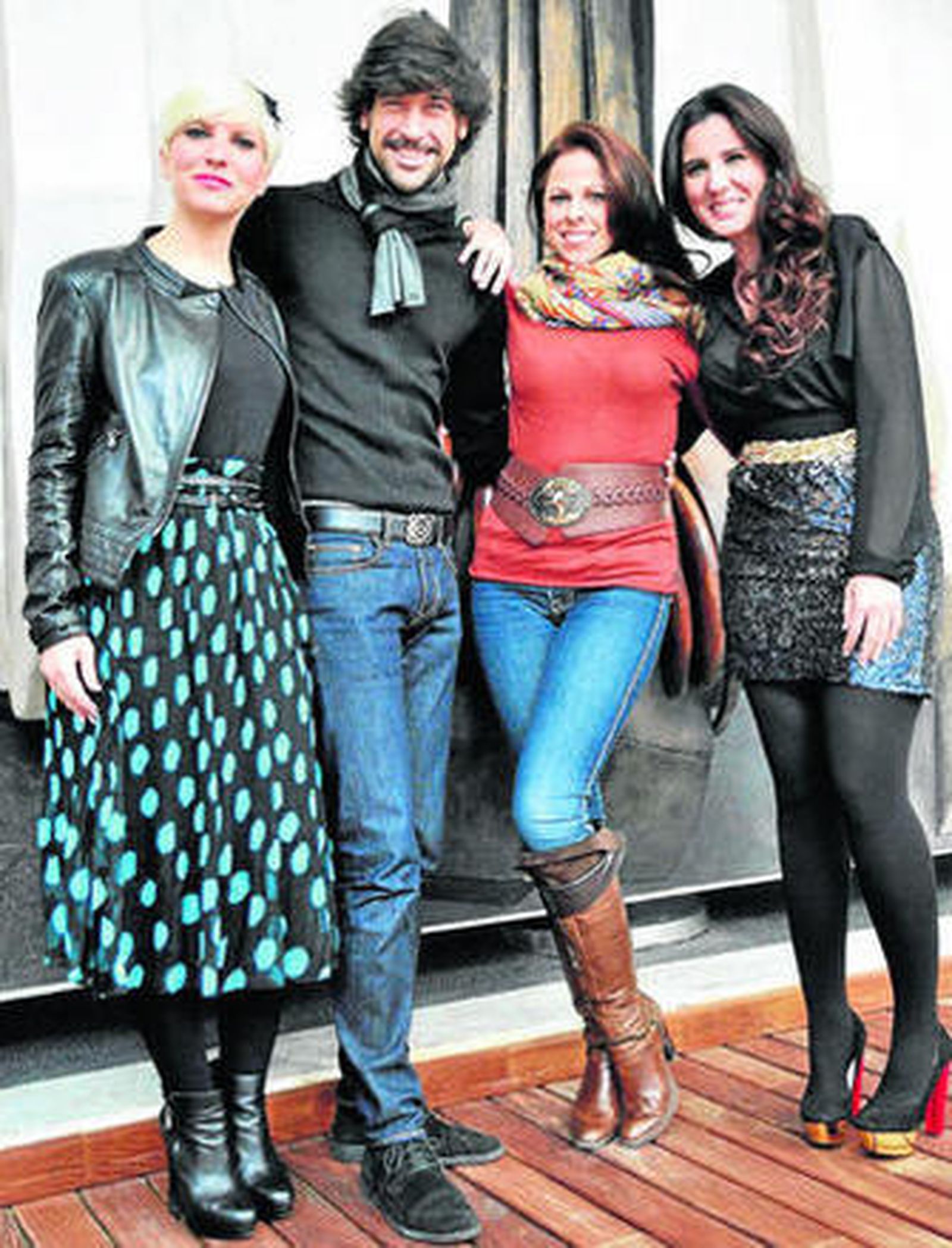 Pasión Vega, Manuel Lombo, Pastora Soler y Diana Navarro, protagonistas del nuevo 'Azabache'.