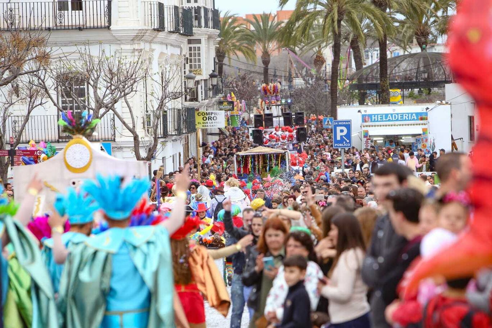 Imágenes de la Cabalgata del Humor en Chiclana