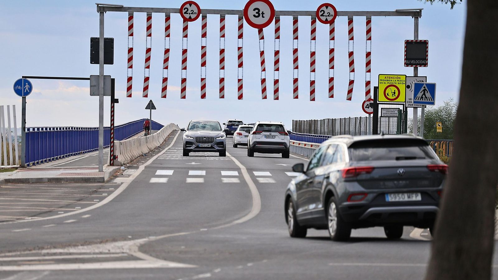 Tráfico reabierto el lunes tras la reparación de urgencia en el puente.