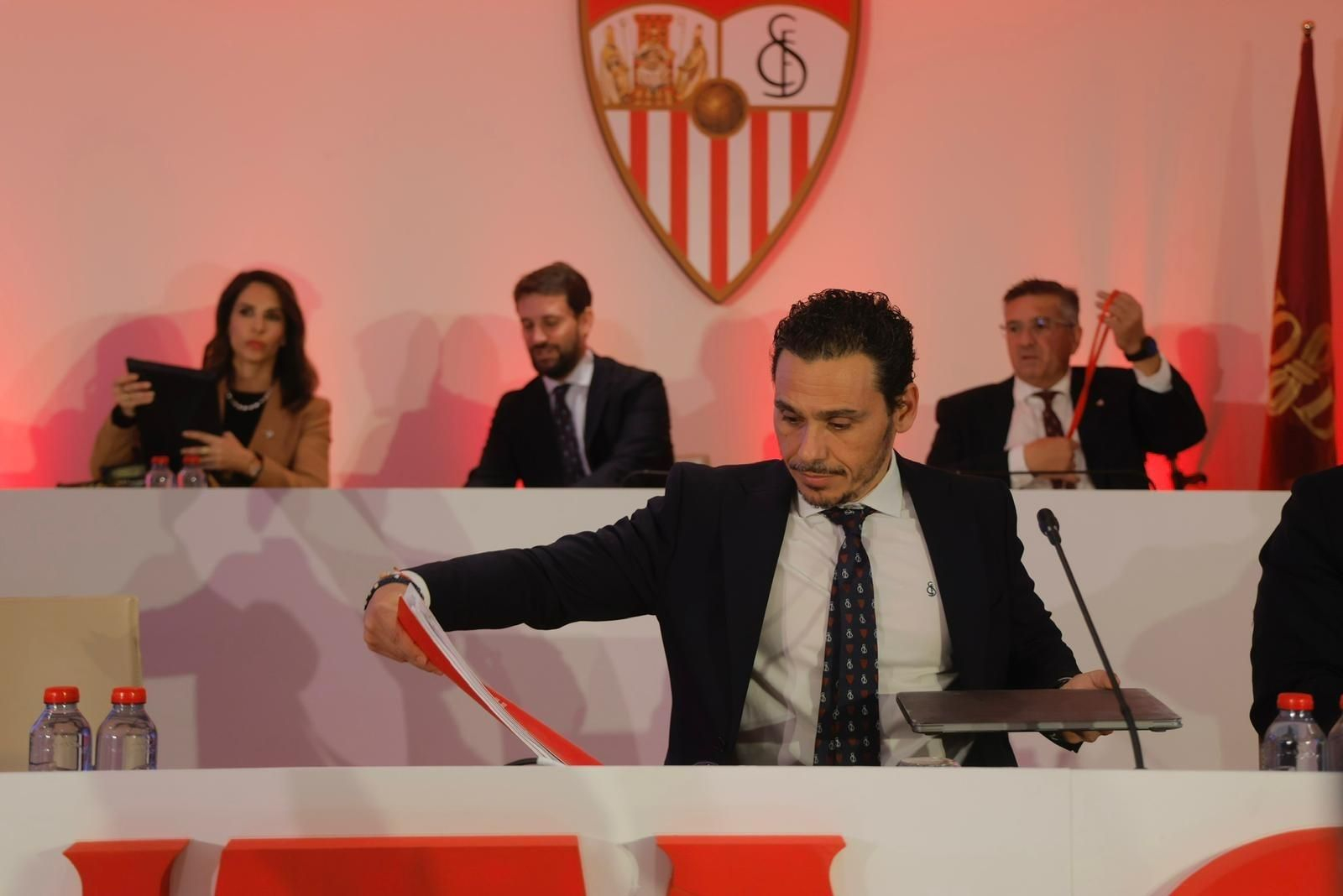 Del Nido Carrasco en la junta de accionistas