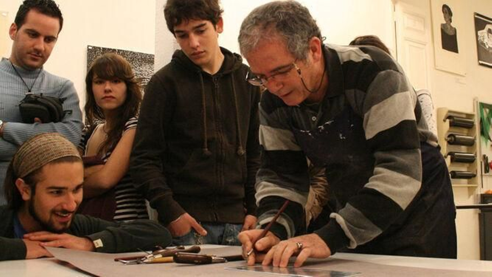 Paco Aguilar, propietario del taller de grabado Gravura, en Málaga