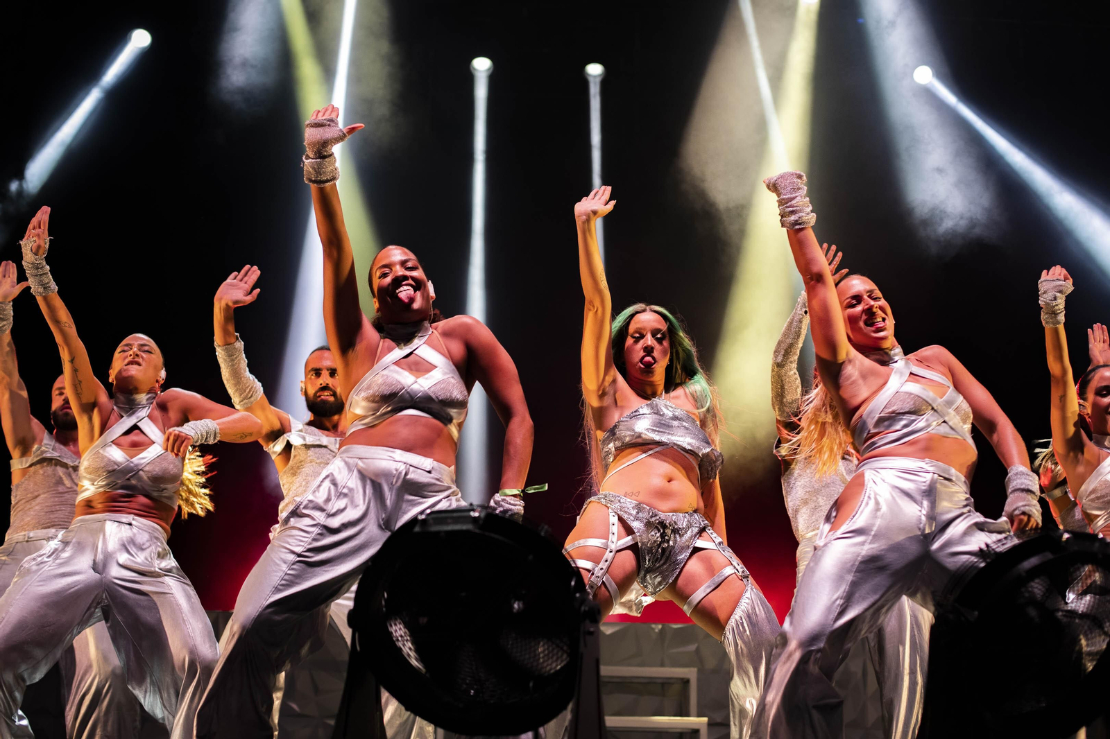 Búscate en las imágenes del concierto de Lola Índigo en Concert Music Festival de Chiclana