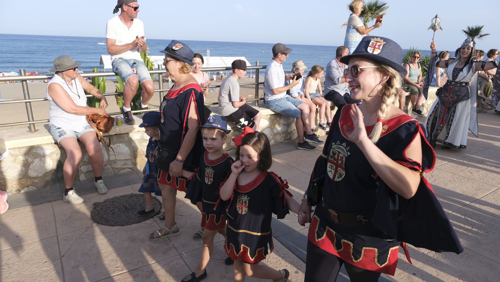 Imágenes de la carrera de cintas a caballo en las Fiestas de Moros y Cristianos de Mojácar