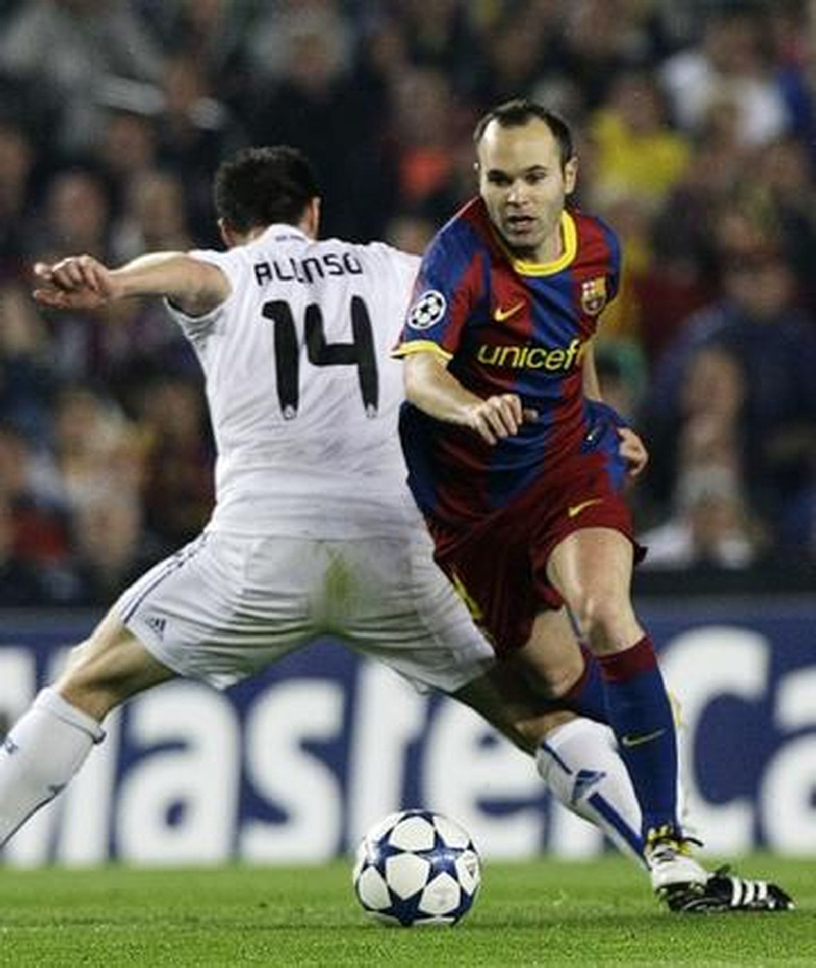 El Barcelona se clasifica para la final de la Liga de Campeones tras dejar fuera al Real Madrid (1-1). / Reuters