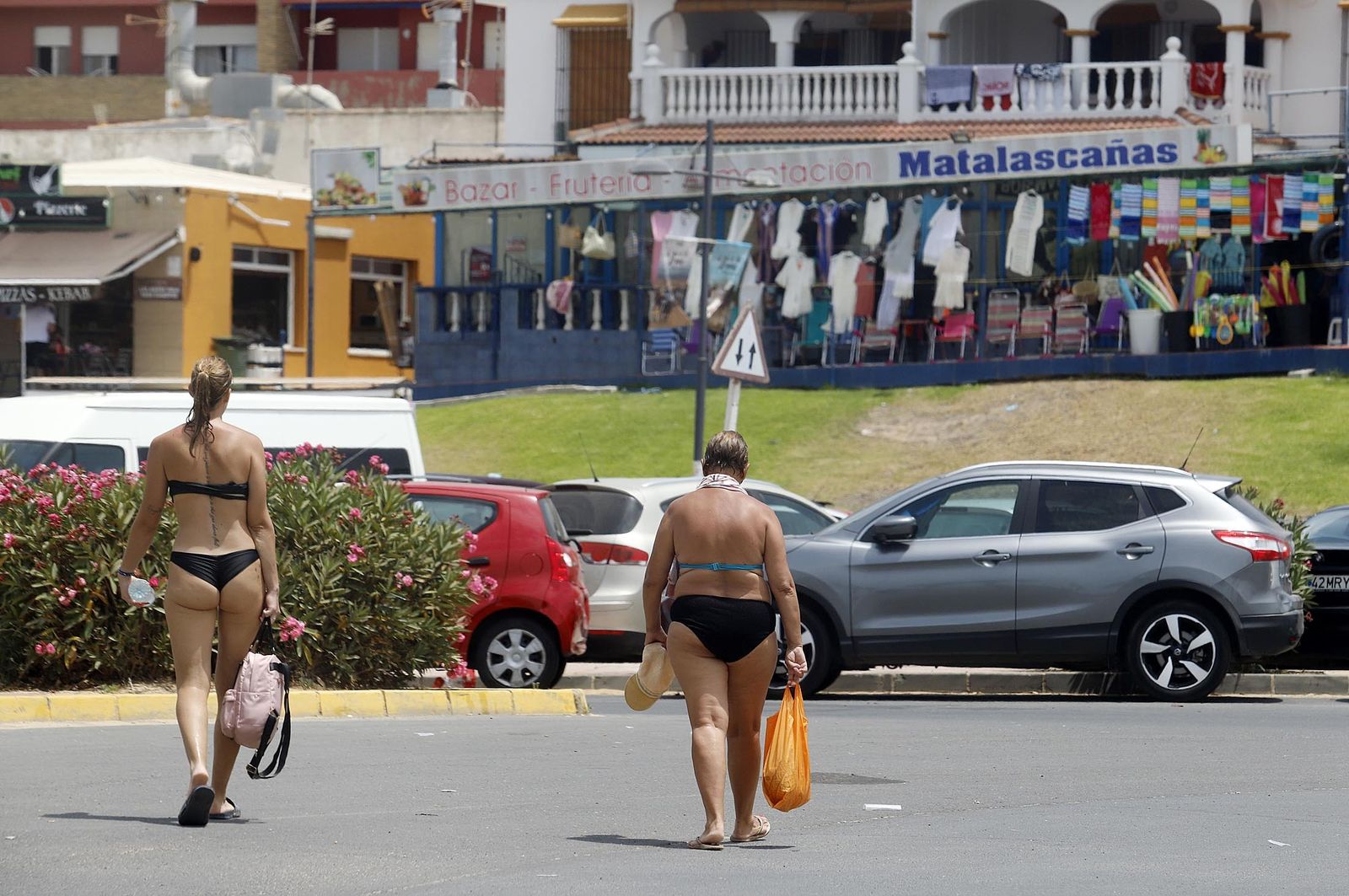 Un día en las playas de Huelva, en imágenes
