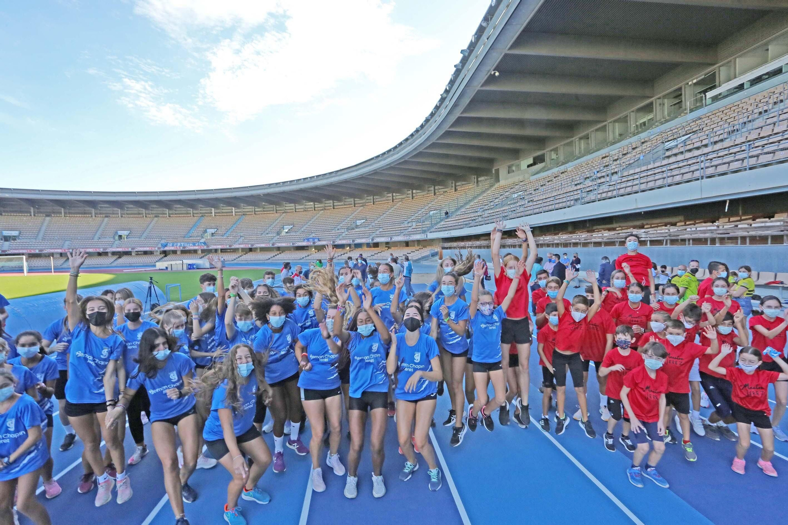 Presentación de las nuevas pistas del Estadio Chapín de Jerez