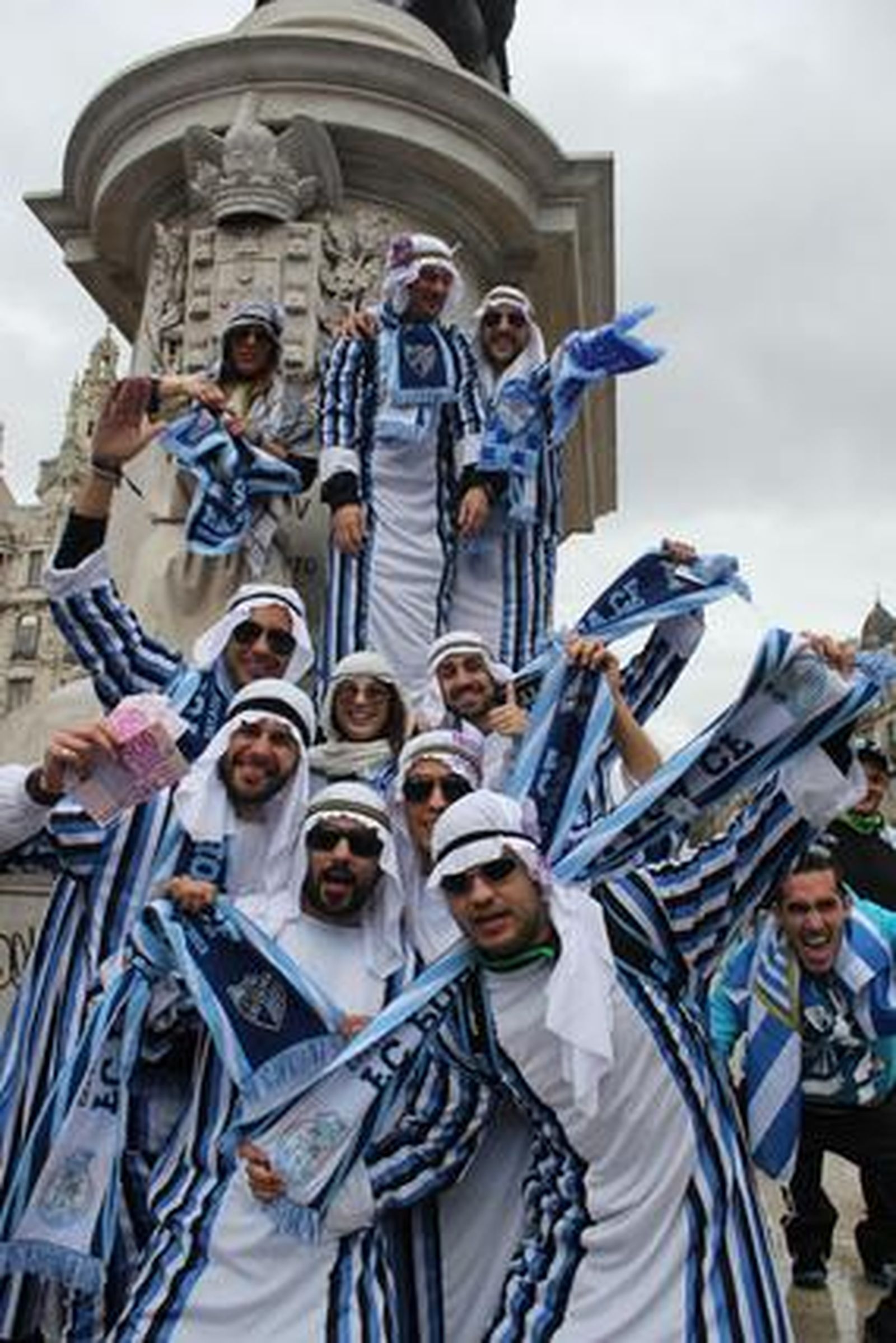 Malaguistas en la plaza de la Libertad

Foto: J. L. Malo