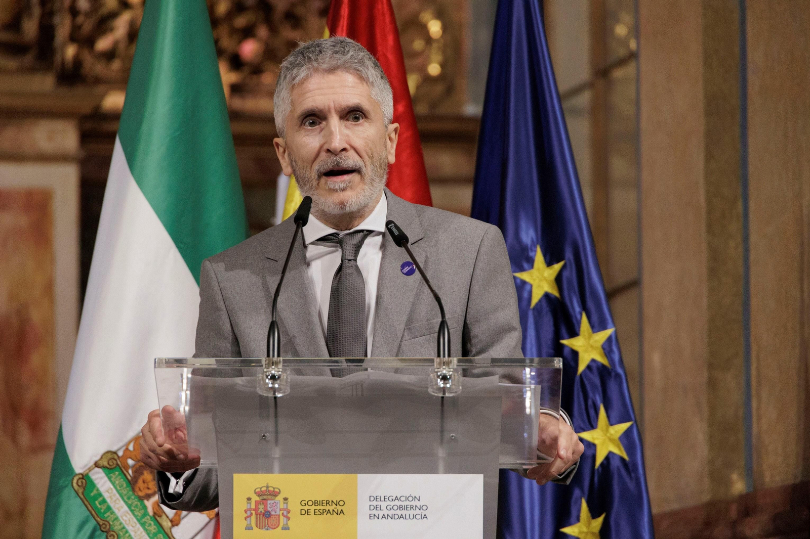 Las imágenes de la entrega de condecoraciones civiles en Cádiz.