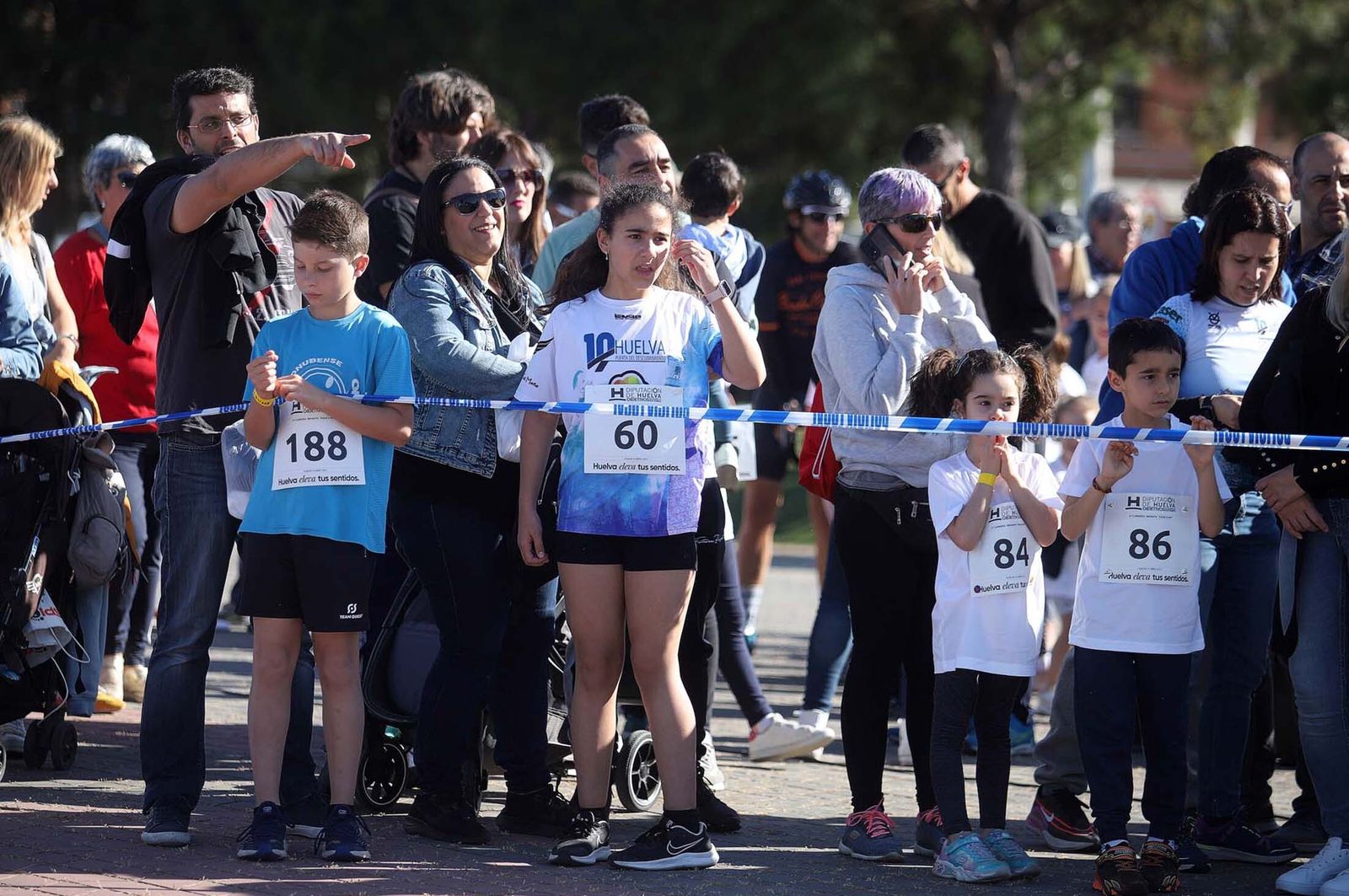 Imágenes de la carrera infantil previa a la "10K Puerta del Descubrimiento"