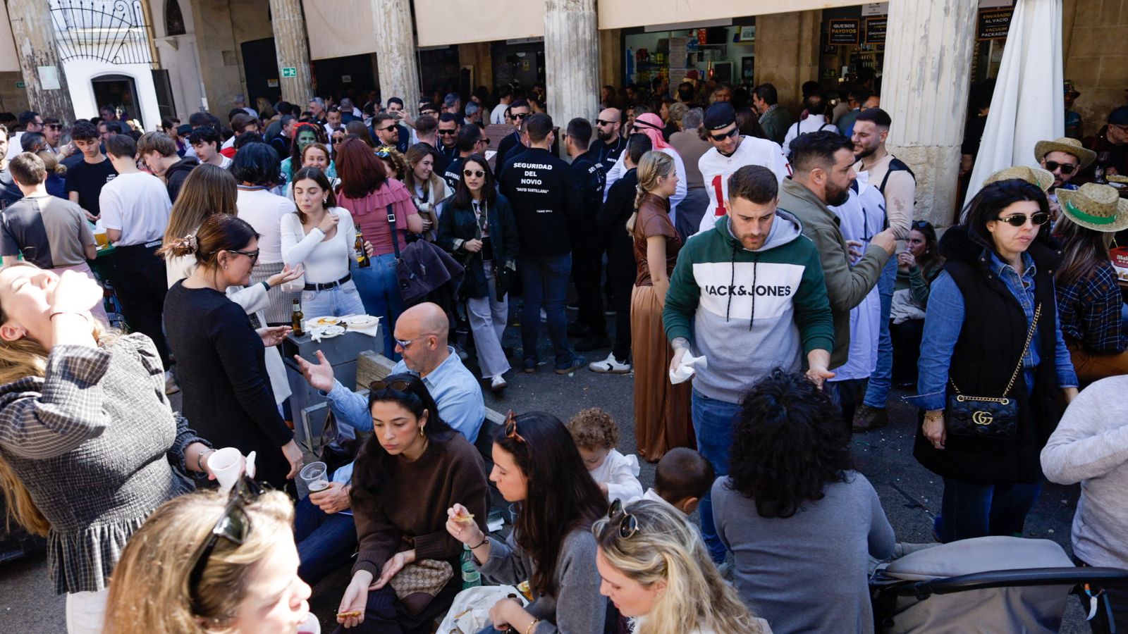 Así vive Cádiz su primer sábado de Carnaval 2025: búscate entre las imágenes del día en la calle
