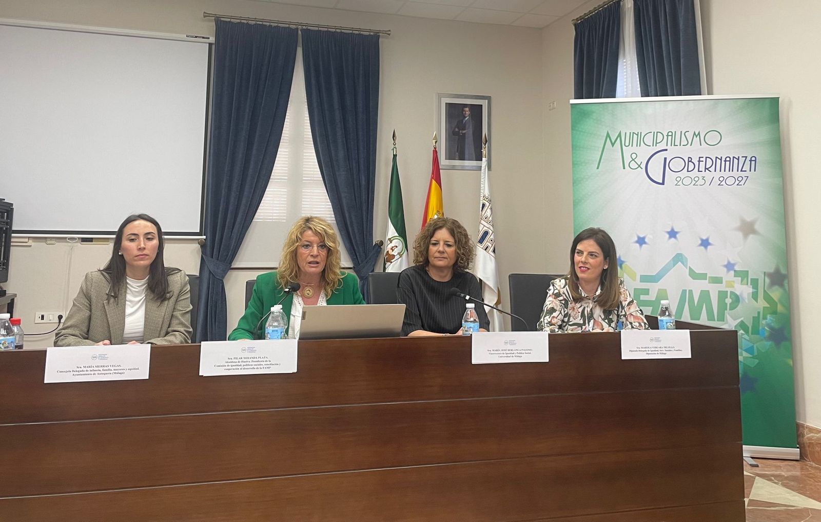 Pilar Miranda preside las jornadas de la FAMP sobre igualdad y transversalidad de género.