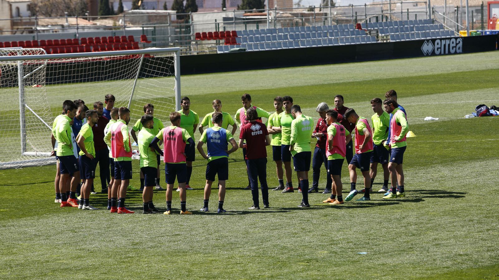 Tenorio en una de sus primeras charlas al frente del filial rojiblanco.