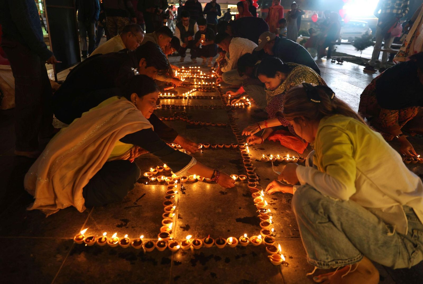 Las preciosas imágenes de la celebración del Diwali en India: un festival de luz y color