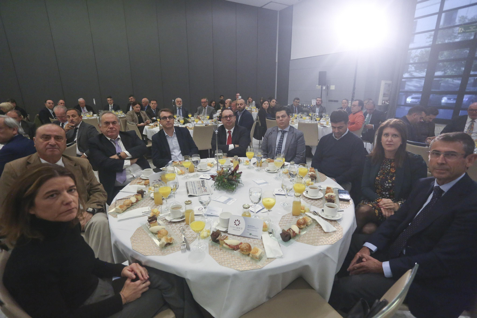 El Foro Joly Unicaja Banco con la consejera de Empleo de la Junta de Andalucía en imágenes