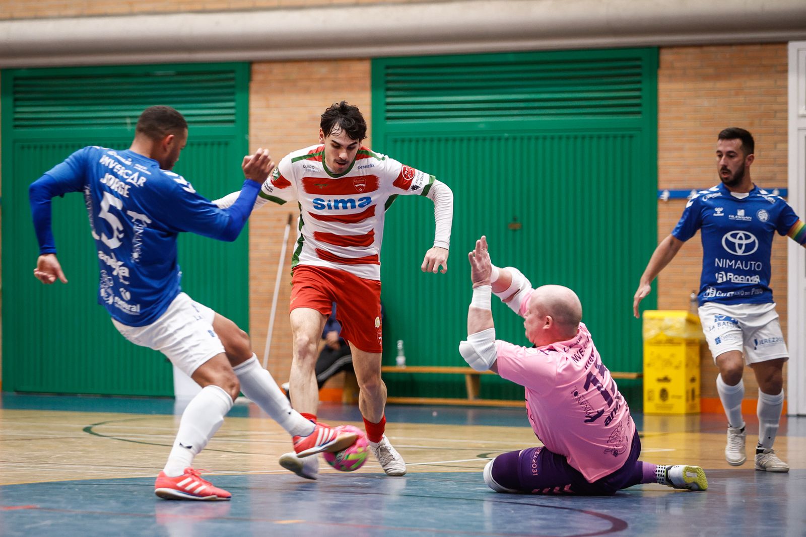 Momento de un encuentro del Sima Granada esta temporada en el Núñez Blanca.