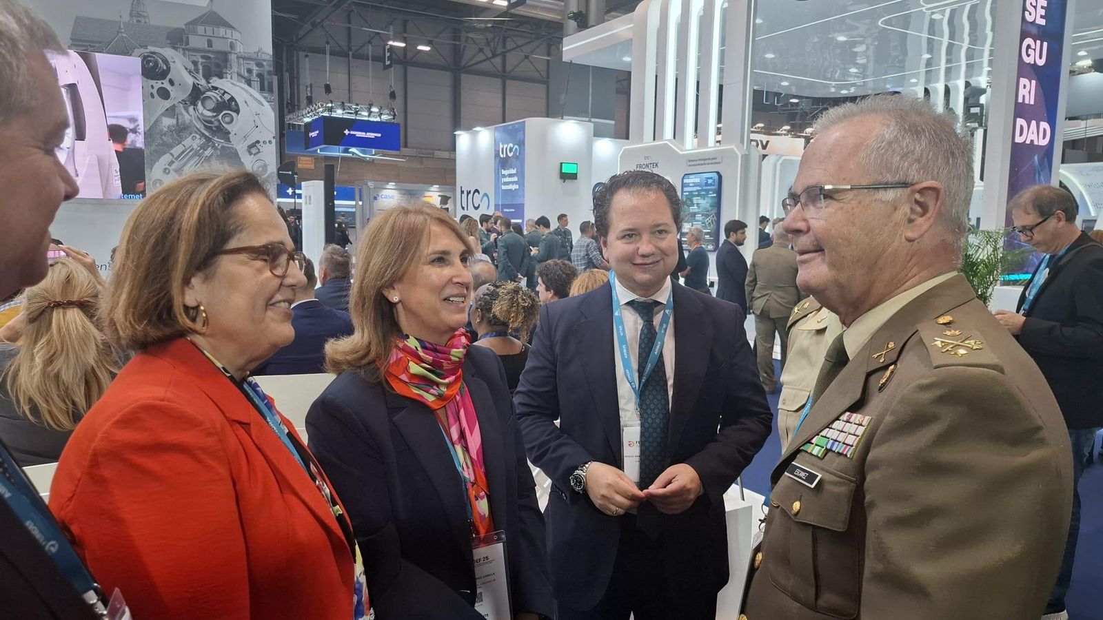 El general Broch, diacu del Ejército de Tierra, visita el estand del Ayuntamiento de Córdoba. El general Broch, diacu del Ejército de Tierra, visita el estand del Ayuntamiento de Córdoba.