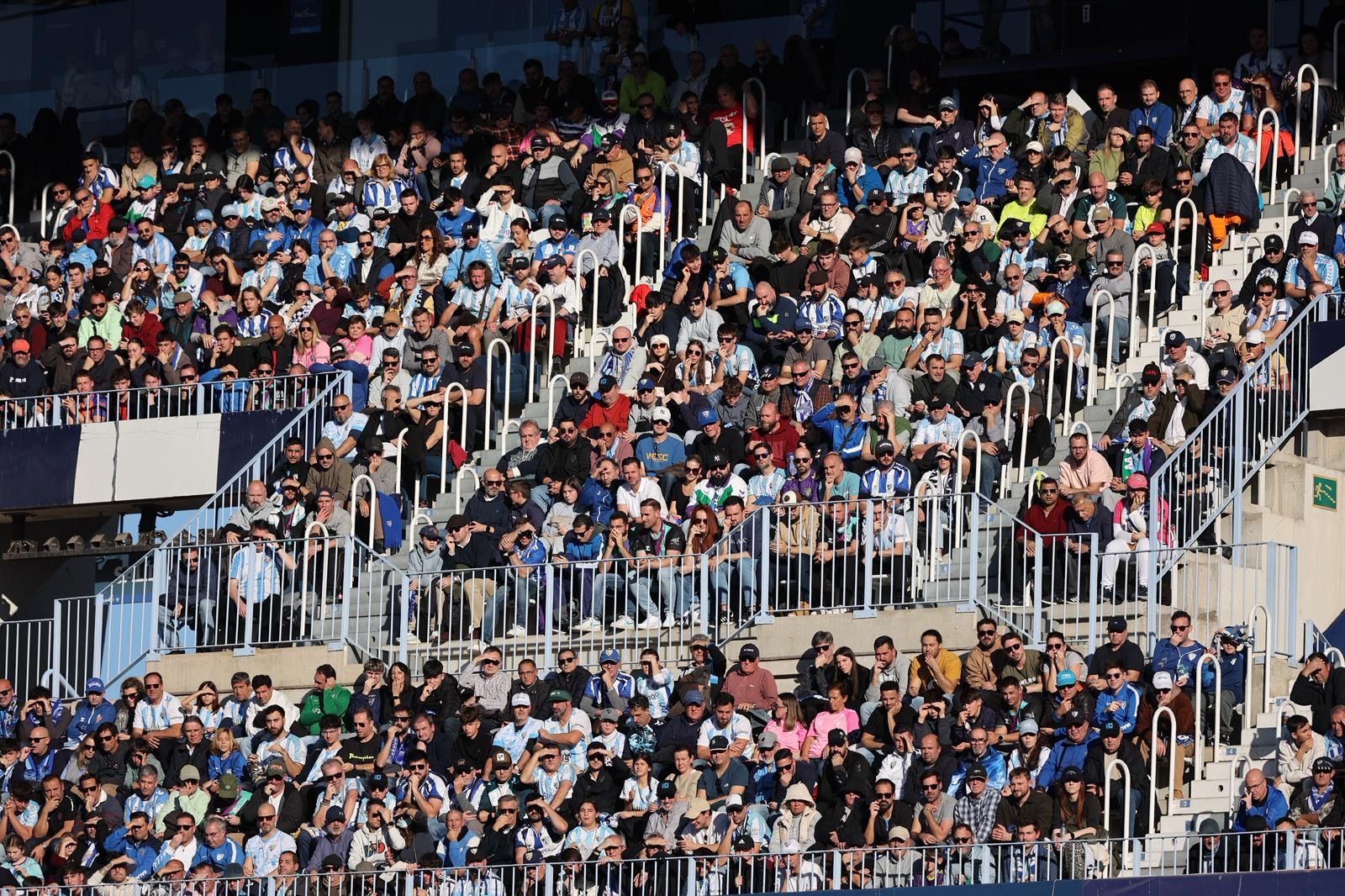 Búscate en las gradas en el Málaga CF-Ceuta