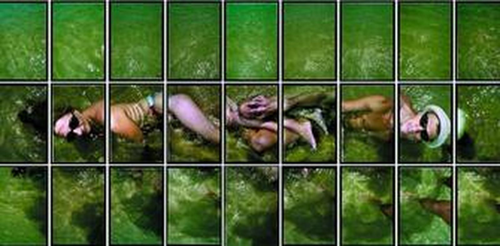 'Mamen y Marc en la playa de El Palmar' es una de las imágenes que forman parte de 'Escenarios'.